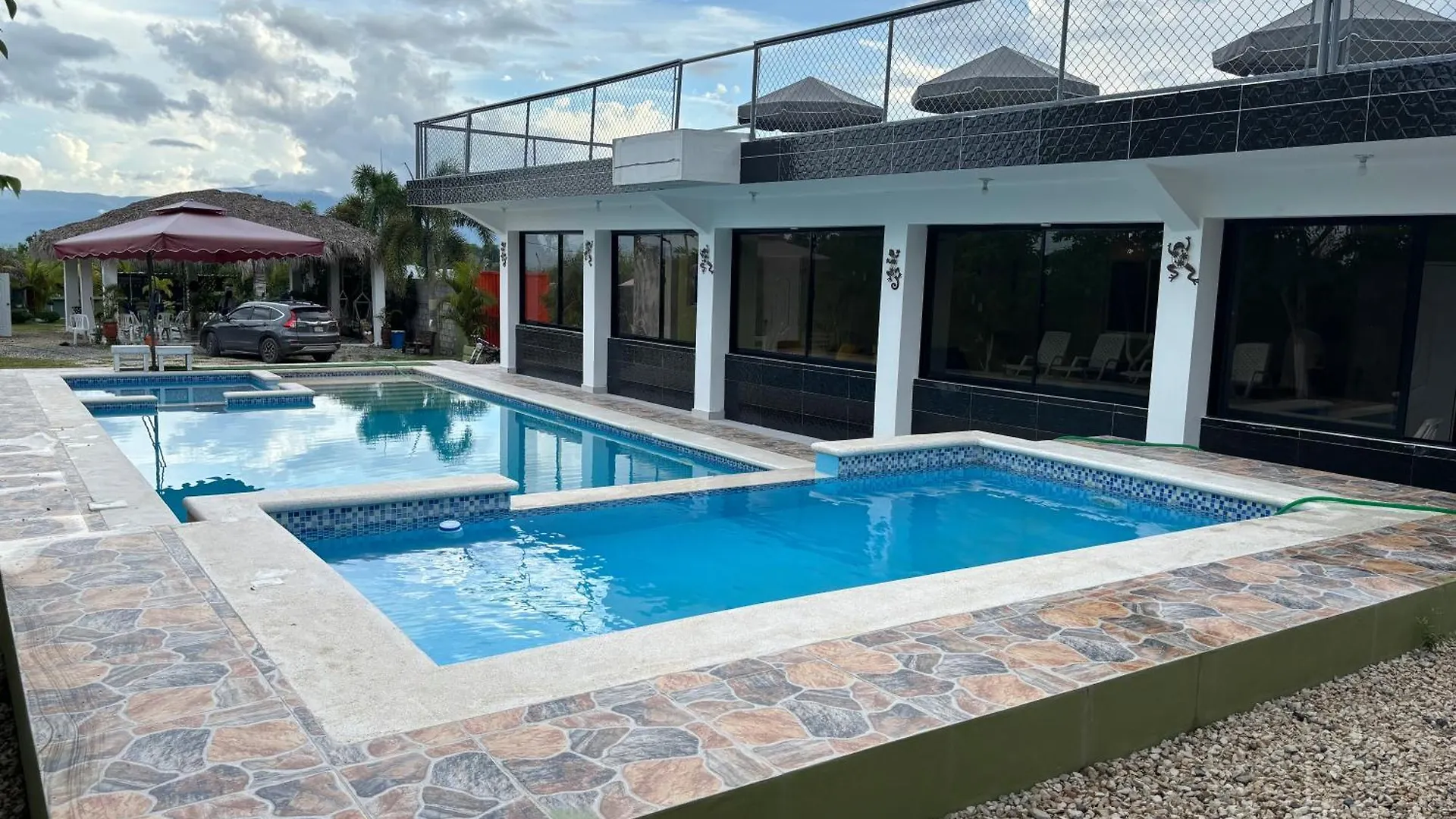 Contacten van Casa De Campo Nerys